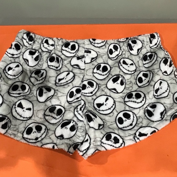 Jack Skelton women’s pajama Fleece Shorts - Picture 5 of 8